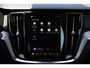 Volvo V60 B4 Plus Bright | Trekhaak | All-Season Banden | Harman/Kardon Premium Geluidssysteem | Adaptieve Cruise Control | Pilot Assist | Elektrische Achterklep | Keyless Entry | Stuurverwarming | Stoelverwarming Voor- en Achter | Lichtmetalen Velgen