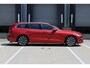 Volvo V60 B4 Plus Bright | Trekhaak | All-Season Banden | Harman/Kardon Premium Geluidssysteem | Adaptieve Cruise Control | Pilot Assist | Elektrische Achterklep | Keyless Entry | Stuurverwarming | Stoelverwarming Voor- en Achter | Lichtmetalen Velgen