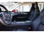 Volvo V60 B4 Plus Bright | Trekhaak | All-Season Banden | Harman/Kardon Premium Geluidssysteem | Adaptieve Cruise Control | Pilot Assist | Elektrische Achterklep | Keyless Entry | Stuurverwarming | Stoelverwarming Voor- en Achter | Lichtmetalen Velgen