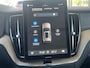 Volvo XC60 2.0 T6 Plug-in hybrid AWD Ultra Dark Luchtvering Bowers en Wilkins Audio Nappa Leder Massagestoelen Stoelventilatie 21 Inch Velgen 360 Camera Elektrische comfortstoelen Apple Carplay Android Auto Stuurverwarming Vol Opties Nieuwe Auto ! Incl. BTW