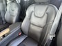 Volvo XC60 2.0 T6 Plug-in hybrid AWD Ultra Dark Luchtvering Bowers en Wilkins Audio Nappa Leder Massagestoelen Stoelventilatie 21 Inch Velgen 360 Camera Elektrische comfortstoelen Apple Carplay Android Auto Stuurverwarming Vol Opties Nieuwe Auto ! Incl. BTW