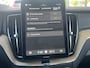 Volvo XC60 2.0 T6 Plug-in hybrid AWD Ultra Dark Luchtvering Bowers en Wilkins Audio Nappa Leder Massagestoelen Stoelventilatie 21 Inch Velgen 360 Camera Elektrische comfortstoelen Apple Carplay Android Auto Stuurverwarming Vol Opties Nieuwe Auto ! Incl. BTW