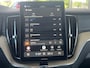 Volvo XC60 2.0 T6 Plug-in hybrid AWD Ultra Dark Luchtvering Bowers en Wilkins Audio Nappa Leder Massagestoelen Stoelventilatie 21 Inch Velgen 360 Camera Elektrische comfortstoelen Apple Carplay Android Auto Stuurverwarming Vol Opties Nieuwe Auto ! Incl. BTW