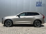 Volvo XC60 2.0 T6 Plug-in hybrid AWD Ultra Dark Luchtvering Bowers en Wilkins Audio Nappa Leder Massagestoelen Stoelventilatie 21 Inch Velgen 360 Camera Elektrische comfortstoelen Apple Carplay Android Auto Stuurverwarming Vol Opties Nieuwe Auto ! Incl. BTW
