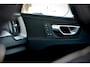 Volvo XC60 2.0 T8 Twin Engine AWD Inscription / NL auto / 1e Eig. / Luchtvering / Pano