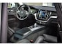 Volvo XC60 2.0 T8 Twin Engine AWD Inscription / NL auto / 1e Eig. / Luchtvering / Pano