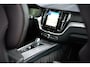 Volvo XC60 2.0 T8 Twin Engine AWD Inscription / NL auto / 1e Eig. / Luchtvering / Pano