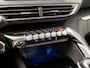 Peugeot 5008 1.2 PureTech Sport 7 Persoons (APPLE CARPLAY, GROOT NAVI, 360 CAMERA, SPORTSTOELEN, CRUISE, LANE ASSIST, NIEUWE APK, NIEUWSTAAT)