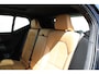 Volvo XC40 T5 Recharge Inscription | Panoramadak | Verwarmbare voorstoelen en stuurwiel | Premium audio by Harman Kardon | Apple carplay/Anrdoid auto | Rondom zichtcamera |