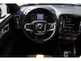 Volvo XC40 T5 Recharge Inscription | Panoramadak | Verwarmbare voorstoelen en stuurwiel | Premium audio by Harman Kardon | Apple carplay/Anrdoid auto | Rondom zichtcamera |