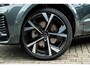 Volvo XC60 T8 Plug-in hybrid AWD Ultra Dark Exec. Ed. | Google | Long Range | Panoramadak | Bowers & Wilkins Audio | Massagefunctie | Keyless | Luchtvering | Stoelverwarming & Ventilatie | Head-Up Display | Getint Glas | Elek. Achterklep | Stuurverwarming | Memory | LED Koplampen | 22" LM
