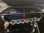 Peugeot e-2008 EV Allure Avantage 54 kWh | Android/Apple Carplay | LM Velgen 17" | PDC Voor en Achter | Cruise Control | Bluetooth | DAB | Airco |