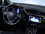 Toyota Auris Touring Sports 1.8 Hybrid Aspiration Sport (NAVI,PDC,CLIMATE,CRUISE,LANE ASSIST,SPORTSTOELEN,LM VELGEN,NETTE STAAT)