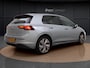 Volkswagen Golf 1.5 TSI Oranje Edition | Camera | ACC | LED | Spiegelpakket | Getint Glas | Carplay | 17'' |
