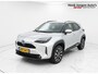 Toyota Yaris Cross 1.5 Hybrid 115 First Edition uit 2025 Rijklaar + Fabrieksgarantie Henk Jongen Auto's in Helmond, al 50 jaar service zoals 't hoort!