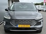 Ford Kuga BWJ 2023 | 2.5 PHEV 225PK Titanium | PANO DAK | CAMERA A | CARPLAY | CLIMA | CRUISE | NAVI | PRIV. GLAS | MULTIFUNCT. STUUR | LMV