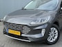 Ford Kuga BWJ 2023 | 2.5 PHEV 225PK Titanium | PANO DAK | CAMERA A | CARPLAY | CLIMA | CRUISE | NAVI | PRIV. GLAS | MULTIFUNCT. STUUR | LMV