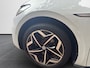 Volkswagen ID.3 Pro Edition 204pk 58kWh | Trekhaak | Stoel/Stuur verwarming | Navi | 19"LMV