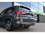 BMW X5 xDrive45e High Executive | BTW | M-SPORT | HUD | 4WIELSTUURING | SKYLOUNGE | CABRON | 22'' | ACC | DEALER ONDH | 360 |