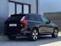 Volvo XC60 2.0 T6 Plug-in hybrid AWD Plus Dark 349 PK | Long range | Trekhaak | Leder | Panoramadak