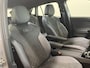 Volkswagen ID.4 Pro Limited Edition 77 kWh Navigatie Apple Carplay/Android Auto Keyless PDC V+A Climate Control DAB+ Lane Assist Adaptieve Cruise control Velours / Alcantara bekleding 19" Lichtmetalen Velgen