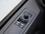 Volkswagen e-Transporter Caravelle 32 L1H1 Life 64 kWh | 9 persoons | Navigatie | Cruise control | ECC | Camera | App connect | Stoelverwarming | LED | PDC | 17" LM velgen | Life pakket | DAB+ |