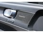 Volvo EX40 Single Motor Extended Range Ultra | Panoramisch schuif-/kanteldak | Verwarmbare voorstoelen + stuurwiel | Premium audio by Harman Kardon | 360 graden camera | Power Seats incl. Memory | Warmtepomp | Adaptieve cruise control & Pilot assist