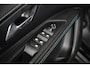 Peugeot 3008 1.6 HYbrid 225 Allure Pack Business Unieke Kilometerstand! | Camera | Climate | 18" Lichtmetaal | Digitaal Dashboard | Leder/Stof | Parkeersensoren | Achteruitrijcamera | Apple Carplay/Android Auto|telefoonintegratie premium | Cruise control