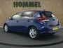 Toyota Auris 1.8 Hybrid Trend - ORIGINEEL NEDERLANDSE AUTO - ACHTERUITRIJCAMERA - AUTOMATISCHE CLIMATE CONTROL - NAVIGATIESYSTEEM FULL MAP - PANORAMADAK - CRUISE CONTROL - RIJSTROOKSENSOR - VERKEERSBORDDETECTIE - GROOTLICHTASSISTENT - DAB ONTVANGER - LICHTMETALEN VELGEN 16" - EXTRA GETINT GLAS - LED ACHTERLICHTEN
