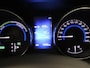 Toyota Auris 1.8 Hybrid Trend - ORIGINEEL NEDERLANDSE AUTO - ACHTERUITRIJCAMERA - AUTOMATISCHE CLIMATE CONTROL - NAVIGATIESYSTEEM FULL MAP - PANORAMADAK - CRUISE CONTROL - RIJSTROOKSENSOR - VERKEERSBORDDETECTIE - GROOTLICHTASSISTENT - DAB ONTVANGER - LICHTMETALEN VELGEN 16" - EXTRA GETINT GLAS - LED ACHTERLICHTEN