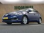 Toyota Auris 1.8 Hybrid Trend - ORIGINEEL NEDERLANDSE AUTO - ACHTERUITRIJCAMERA - AUTOMATISCHE CLIMATE CONTROL - NAVIGATIESYSTEEM FULL MAP - PANORAMADAK - CRUISE CONTROL - RIJSTROOKSENSOR - VERKEERSBORDDETECTIE - GROOTLICHTASSISTENT - DAB ONTVANGER - LICHTMETALEN VELGEN 16" - EXTRA GETINT GLAS - LED ACHTERLICHTEN