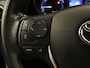 Toyota Auris 1.8 Hybrid Trend - ORIGINEEL NEDERLANDSE AUTO - ACHTERUITRIJCAMERA - AUTOMATISCHE CLIMATE CONTROL - NAVIGATIESYSTEEM FULL MAP - PANORAMADAK - CRUISE CONTROL - RIJSTROOKSENSOR - VERKEERSBORDDETECTIE - GROOTLICHTASSISTENT - DAB ONTVANGER - LICHTMETALEN VELGEN 16" - EXTRA GETINT GLAS - LED ACHTERLICHTEN