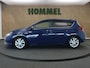 Toyota Auris 1.8 Hybrid Trend - ORIGINEEL NEDERLANDSE AUTO - ACHTERUITRIJCAMERA - AUTOMATISCHE CLIMATE CONTROL - NAVIGATIESYSTEEM FULL MAP - PANORAMADAK - CRUISE CONTROL - RIJSTROOKSENSOR - VERKEERSBORDDETECTIE - GROOTLICHTASSISTENT - DAB ONTVANGER - LICHTMETALEN VELGEN 16" - EXTRA GETINT GLAS - LED ACHTERLICHTEN
