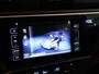 Toyota Auris 1.8 Hybrid Trend - ORIGINEEL NEDERLANDSE AUTO - ACHTERUITRIJCAMERA - AUTOMATISCHE CLIMATE CONTROL - NAVIGATIESYSTEEM FULL MAP - PANORAMADAK - CRUISE CONTROL - RIJSTROOKSENSOR - VERKEERSBORDDETECTIE - GROOTLICHTASSISTENT - DAB ONTVANGER - LICHTMETALEN VELGEN 16" - EXTRA GETINT GLAS - LED ACHTERLICHTEN