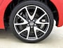 Toyota Yaris 1.5 Hybrid Executive limited | Head-Up Display | Parkeersensoren voor+achter | Stoel+stuurverwarming | draadloze telefoonlader | Apple CarPlay/Android auto | Cruise Control Adaptive |