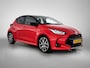 Toyota Yaris 1.5 Hybrid Executive limited | Head-Up Display | Parkeersensoren voor+achter | Stoel+stuurverwarming | draadloze telefoonlader | Apple CarPlay/Android auto | Cruise Control Adaptive |