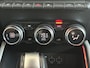 Renault Clio 1.6 E-Tech Hybrid 140 Intens 360 CAMERA | STOEL-/STUURVERWARMING | CLIMATE CONTROL | CRUISE COTNROL |