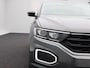 Volkswagen T-Roc 1.0 TSi 115 Pk Style | Stoel/Stuurverwarming | Adaptive Cruise | Panorama dak | Trekhaak | Camera | Climatronic | CarPlay | 17 Inch | 73.436 Km !!