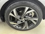 Renault Clio 1.6 E-Tech Hybrid 145 E-Tech Engineered | Pack Advanced Safety | Pack Lightning | Apple Carplay/Android Auto | cruise control | electronic climate control | lederen/stof bekleding | LED koplampen | lichtmetalen velgen 17" | navigatiesysteem |