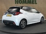 Toyota Yaris 1.5 Hybrid Dynamic - ORIGINEEL NEDERLANDSE AUTO - ACHTERUITRIJCAMERA - APPLE CARPLAY/ANDROID AUTO - ADAPTIEVE CRUISE CONTROL - KEYLESS ENTRY & START - LED KOPLAMPEN - VOLLEDIG DIGITAAL INSTRUMENTENPANEEL - RIJSTROOKSENSOR - VERKEERSBORDDETECTIE
