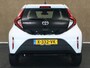 Toyota Aygo X 1.0 VVT-i MT Play - ORIGINEEL NEDERLANDSE AUTO - ACHTERUITRIJCAMERA - APPLE CARPLAY/ANDROID AUTO - ADAPTIEVE CRUISE CONTROL - RIJSTROOKSENSOR MET CORRECTIE - VERKEERSBORDDETECTIE - GROOTLICHTASSISTENT - AUTONOMOUS EMERGENCY BRAKING - DAB ONTVANGER - AIRCO - LED DAGRIJVERLICHTING - START/STOP SYSTEEM - LEDEREN STUURWIEL