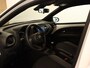 Toyota Aygo X 1.0 VVT-i MT Play - ORIGINEEL NEDERLANDSE AUTO - ACHTERUITRIJCAMERA - APPLE CARPLAY/ANDROID AUTO - ADAPTIEVE CRUISE CONTROL - RIJSTROOKSENSOR MET CORRECTIE - VERKEERSBORDDETECTIE - GROOTLICHTASSISTENT - AUTONOMOUS EMERGENCY BRAKING - DAB ONTVANGER - AIRCO - LED DAGRIJVERLICHTING - START/STOP SYSTEEM - LEDEREN STUURWIEL