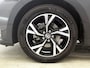 Toyota Yaris 1.5 Hybrid 115 Dynamic Comfort Pack | BTW voertuig | Dodehoek detectie | Stoel+stuurverwarming | Parkeersensoren voor+achter | Apple CarPlay/Android Auto | Cruise Control Adaptive |