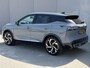 Nissan Qashqai 1.3 MHEV Xtronic Tekna Plus / Fabrieksgarantie tot 9-2028 / Panorama dak / HUD / BOSE audio / Leder / Stuur- en stoelverwarming / 1.800 kg trekgewicht /  Navigatie / Apple Carplay Android / 20" LM wielen & All Season banden /