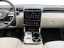 Hyundai Tucson 1.6 T-GDI 230pk HEV Premium Sky | SCHUIF/KANTELDAK | LEDEREN BEKLEDING | STOELVENTILATIE & VERWARMING | BLIND SPOT CAMERA | LAGE KMSTAND |