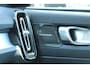 Volvo XC40 2.0 B4 Plus Dark | Google Services | Achteruitrijcamera | Harman/Kardon audio | Bestuurdersstoel met geheugenfunctie | Apple carplay | Android auto | Stoel/stuurwiel verwarming | Semi elektrische trekhaak