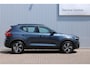 Volvo XC40 2.0 B4 Plus Dark | Google Services | Achteruitrijcamera | Harman/Kardon audio | Bestuurdersstoel met geheugenfunctie | Apple carplay | Android auto | Stoel/stuurwiel verwarming | Semi elektrische trekhaak