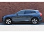 Volvo XC60 2.0 T6 Plug-in hybrid AWD Essential Bright | Stoel-/ stuurwielverwarming | Trekhaak, inklapbaar | Adaptieve Cruise control | Pilot Assist | Verwarmde achterbank | Parkeersensoren voor + achter | 19 inch. lichtmetalen velgen | All-season banden | Achteruitrijcamera | BLIS | Apple carplay/ Android auto