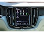 Volvo XC60 2.0 T6 Plug-in hybrid AWD Essential Bright | Stoel-/ stuurwielverwarming | Trekhaak, inklapbaar | Adaptieve Cruise control | Pilot Assist | Verwarmde achterbank | Parkeersensoren voor + achter | 19 inch. lichtmetalen velgen | All-season banden | Achteruitrijcamera | BLIS | Apple carplay/ Android auto