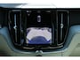 Volvo XC60 2.0 T6 Plug-in hybrid AWD Essential Bright | Stoel-/ stuurwielverwarming | Trekhaak, inklapbaar | Adaptieve Cruise control | Pilot Assist | Verwarmde achterbank | Parkeersensoren voor + achter | 19 inch. lichtmetalen velgen | All-season banden | Achteruitrijcamera | BLIS | Apple carplay/ Android auto